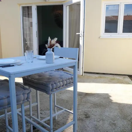 Le Beau Regard Paisible Et Familial